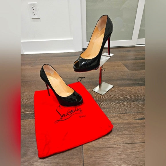 Christian Louboutin New Very Privé Pump - SIZE 38 - Picture 1 of 15